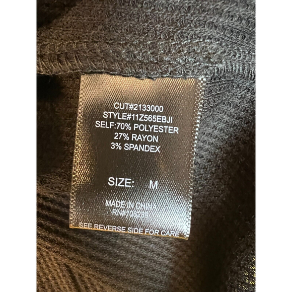 Row A Cropped Henley Knit Top Womens M Black Long Sleeve Pullover Casual NWT - Picture 4 of 6